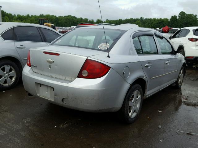 1G1AK52F657515069 - 2005 CHEVROLET COBALT SILVER photo 4