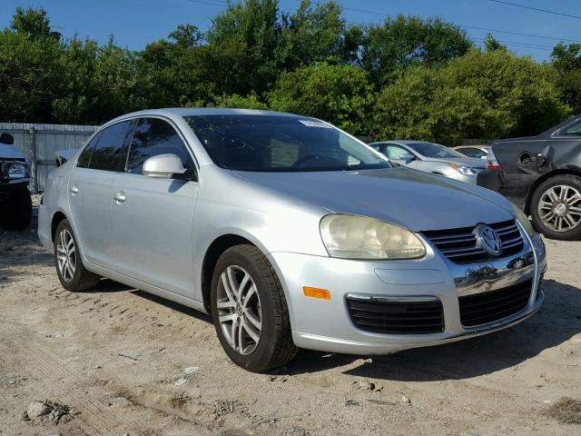 3VWSF71K55M603639 - 2005 VOLKSWAGEN NEW JETTA SILVER photo 1