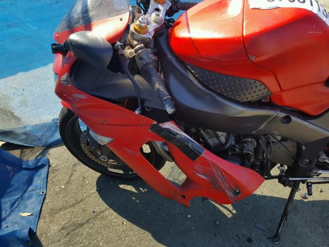 JKBZXJC125A024613 - 2005 KAWASAKI ZX636 C1 RED photo 9