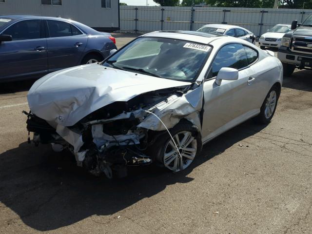 KMHHM66D28U265846 - 2008 HYUNDAI TIBURON GS SILVER photo 2