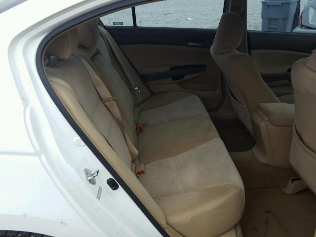 1HGCP26479A014937 - 2009 HONDA ACCORD LXP WHITE photo 6