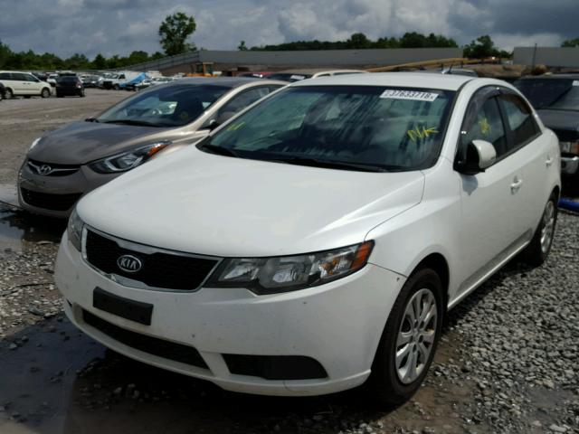 KNAFU4A2XB5465071 - 2011 KIA FORTE EX WHITE photo 2