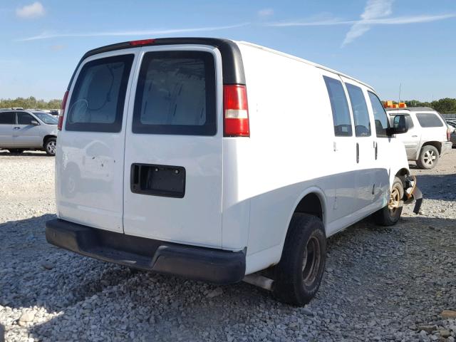 1GTFG15T141178840 - 2004 GMC SAVANA G15 WHITE photo 4