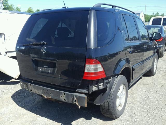 4JGAB54E81A276760 - 2001 MERCEDES-BENZ ML 320 BLACK photo 4