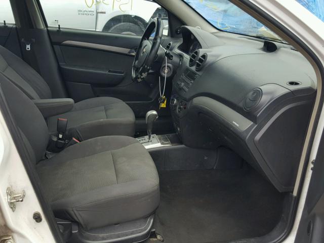 KL1TD56E89B347182 - 2009 CHEVROLET AVEO LS WHITE photo 5
