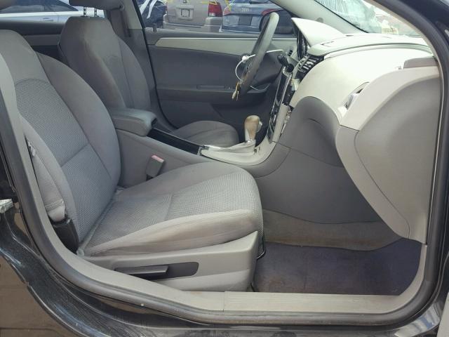 1G1ZB5E09CF232257 - 2012 CHEVROLET MALIBU LS Qara foto 5