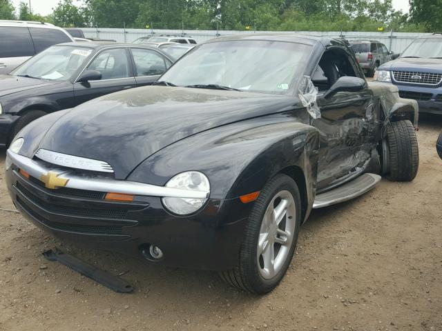 1GCES14P14B113673 - 2004 CHEVROLET SSR BLACK photo 2