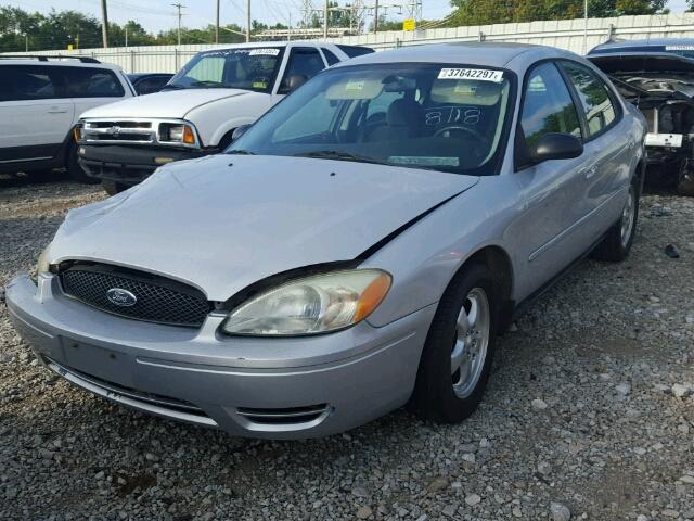 1FAFP53225A122074 - 2005 FORD TAURUS SE SILVER photo 2