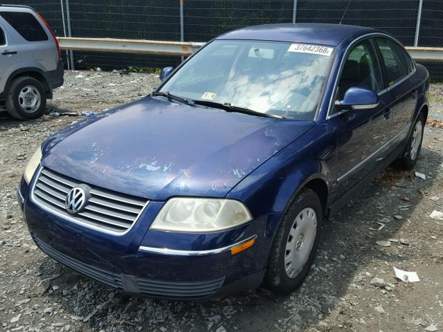 WVWME63B35E032762 - 2005 VOLKSWAGEN PASSAT GL BLUE photo 2