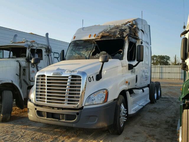 1FUJGLDR6CSBB2263 - 2012 FREIGHTLINER CASCADIA 1 WHITE photo 2