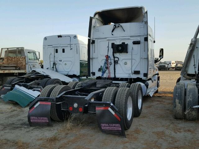 1FUJGLDR6CSBB2263 - 2012 FREIGHTLINER CASCADIA 1 WHITE photo 4