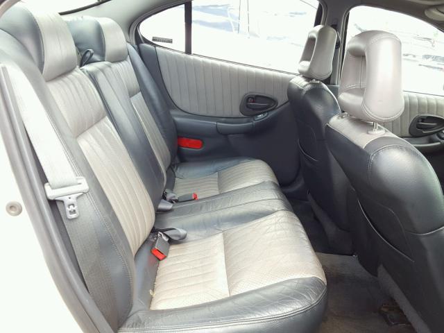 1G2WP52K51F257532 - 2001 PONTIAC GRAND PRIX WHITE photo 6