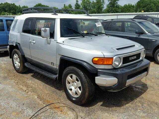 JTEBU11F370029309 - 2007 TOYOTA FJ CRUISER SILVER photo 1