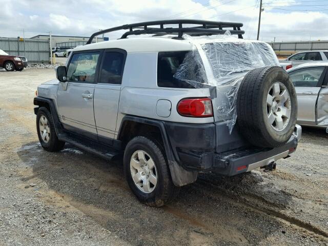 JTEBU11F370029309 - 2007 TOYOTA FJ CRUISER SILVER photo 3