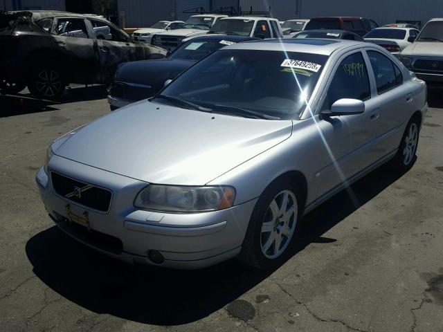 YV1RS592552463793 - 2005 VOLVO S60 2.5T SILVER photo 2