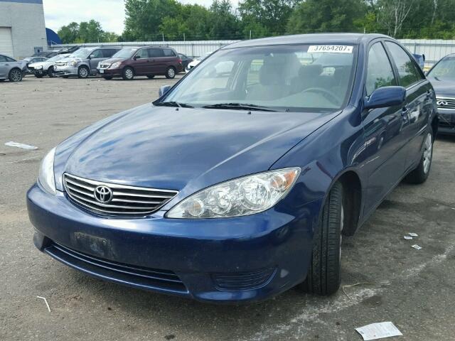 4T1BE32K16U115620 - 2006 TOYOTA CAMRY LE/X BLUE photo 2