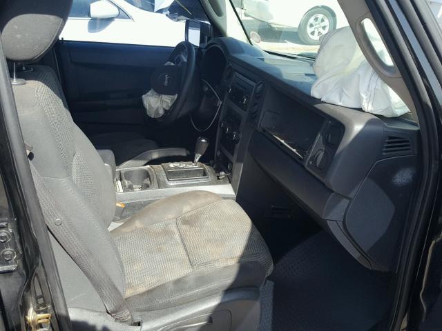 1J8HH48K18C115220 - 2008 JEEP COMMANDER BLACK photo 5