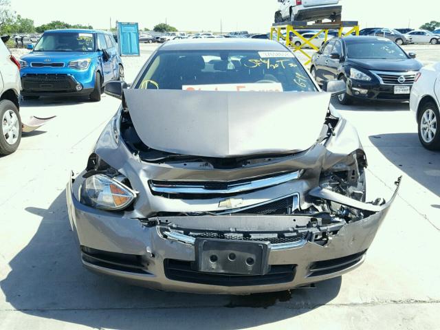 1G1ZB5E19BF391688 - 2011 CHEVROLET MALIBU LS ნაცრისფერი ფოტო 9