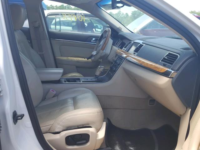 1LNHM94R99G613898 - 2009 LINCOLN MKS WHITE photo 5