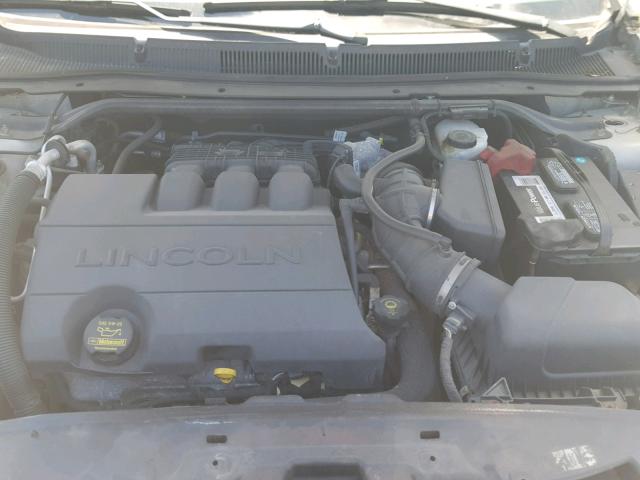 1LNHM94R99G613898 - 2009 LINCOLN MKS WHITE photo 7