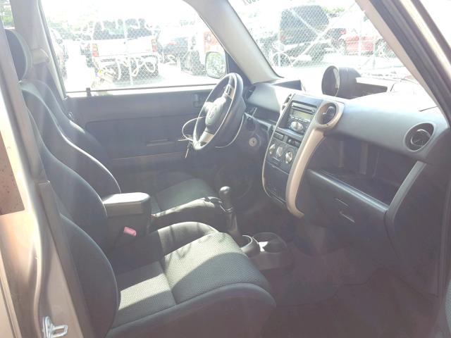 JTLKT334064110553 - 2006 TOYOTA SCION XB SILVER photo 5