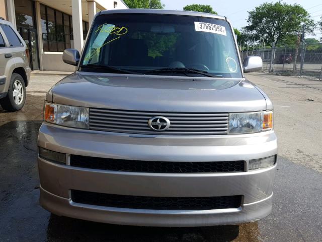 JTLKT334064110553 - 2006 TOYOTA SCION XB SILVER photo 9