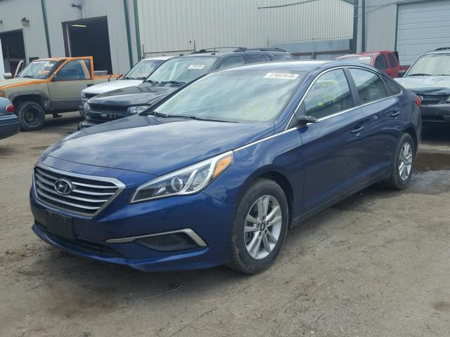 5NPE24AF7GH411399 - 2016 HYUNDAI SONATA SE ლურჯი ფოტო 2