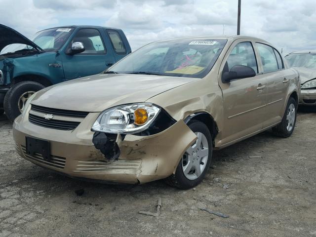 1G1AK52F957513011 - 2005 CHEVROLET COBALT GOLD photo 2