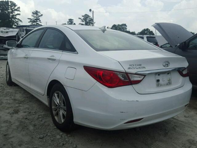 5NPEB4AC7DH749077 - 2013 HYUNDAI SONATA GLS WHITE photo 3