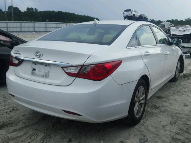 5NPEB4AC7DH749077 - 2013 HYUNDAI SONATA GLS WHITE photo 4