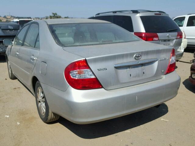 4T1BF32K14U579114 - 2004 TOYOTA CAMRY LE SILVER photo 3