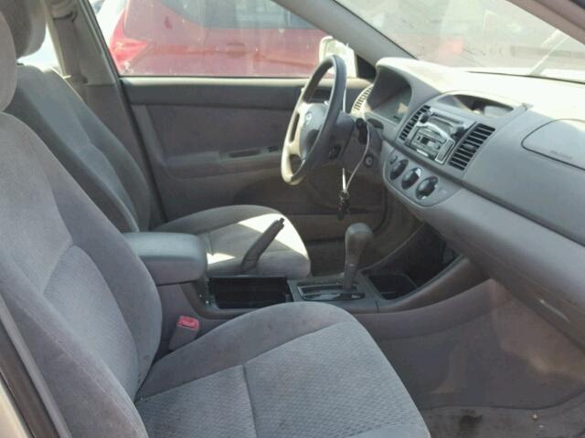 4T1BF32K14U579114 - 2004 TOYOTA CAMRY LE SILVER photo 5