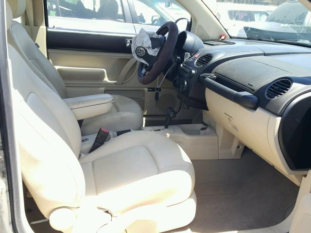 3VWPG31C79M509708 - 2009 VOLKSWAGEN NEW BEETLE 黑色 照片 5