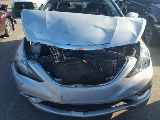 5NPEC4AC0CH349390 - 2012 HYUNDAI SONATA SE SILVER photo 9