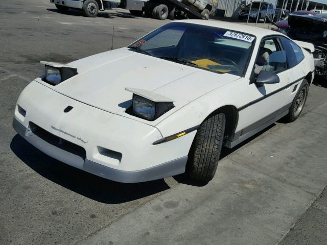 1G2PG9798GP271784 - 1986 PONTIAC FIERO GT WHITE photo 2