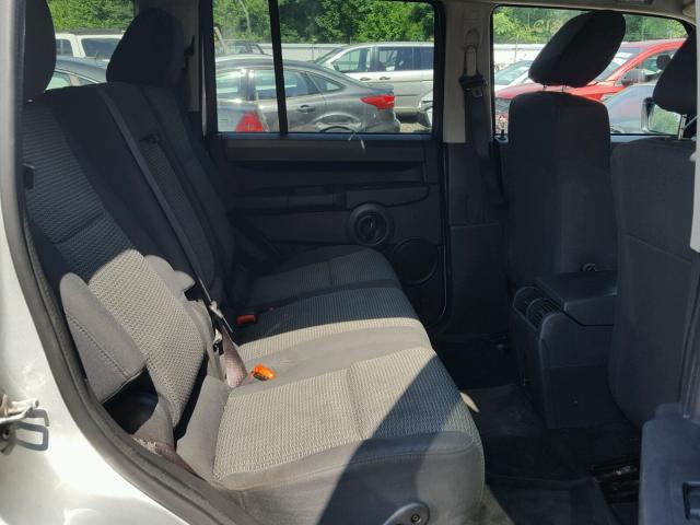 1J8HH48K88C152989 - 2008 JEEP COMMANDER SILVER photo 6