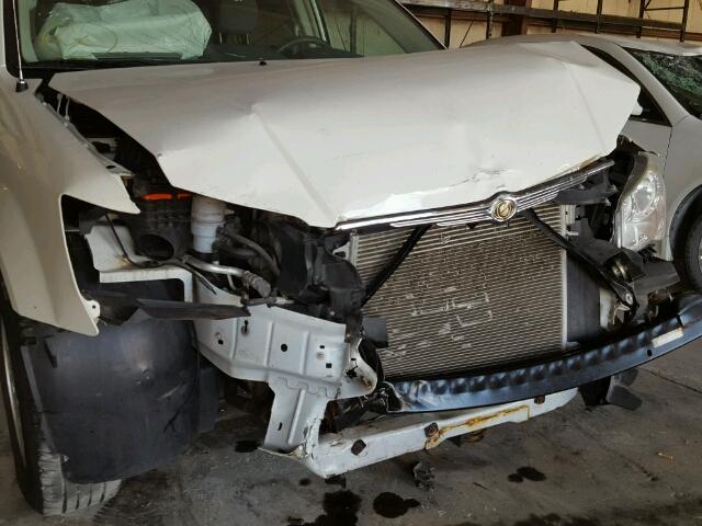 2A4RR5D16AR169891 - 2010 CHRYSLER TOWN & COU WHITE photo 9