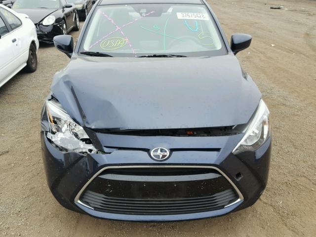 3MYDLBZV1GY124296 - 2016 TOYOTA SCION IA BLUE photo 9