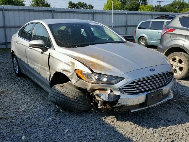 3FA6P0H76HR332033 - 2017 FORD FUSION SE SILVER photo 1