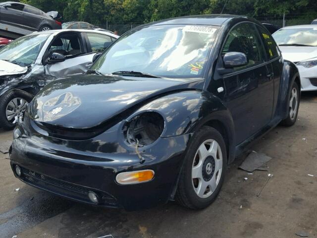 3VWCD21C1YM436674 - 2000 VOLKSWAGEN NEW BEETLE 黑色 照片 2