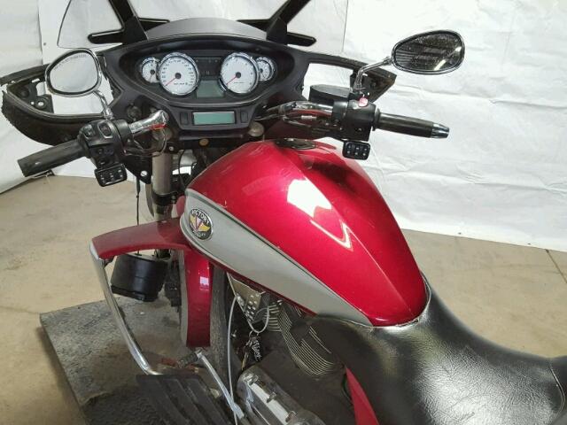 5VPDW36N9C3011605 - 2012 VICTORY MOTORCYCLES CROSS COUN Красный фото 5