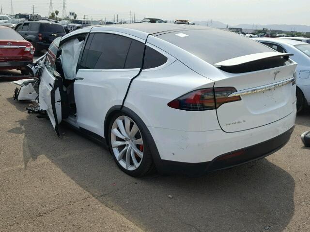 5YJXCBE42GF028231 - 2016 TESLA MODEL X WHITE photo 3