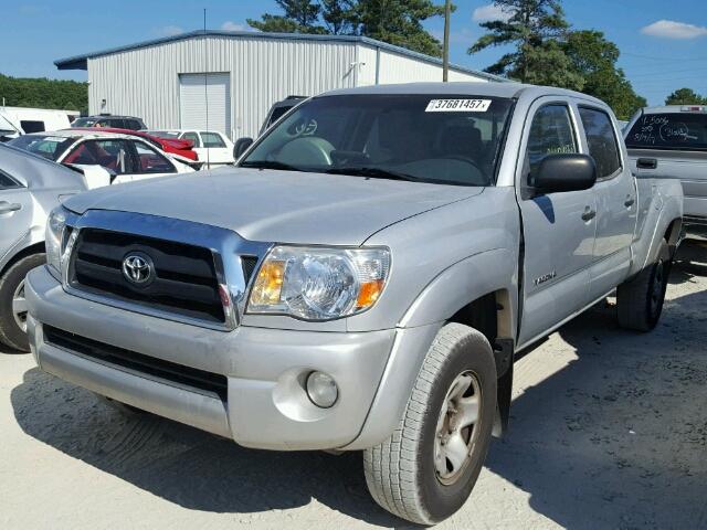 5TEKU72N46Z187279 - 2006 TOYOTA TACOMA DOU SILVER photo 2