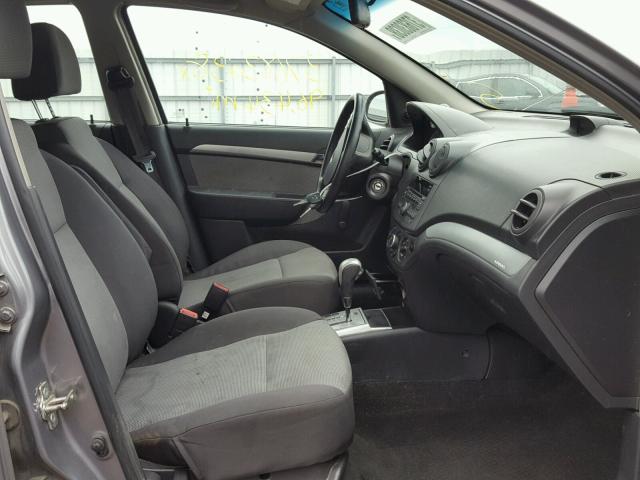 KL1TD6DEXAB051870 - 2010 CHEVROLET AVEO LS SILVER photo 5