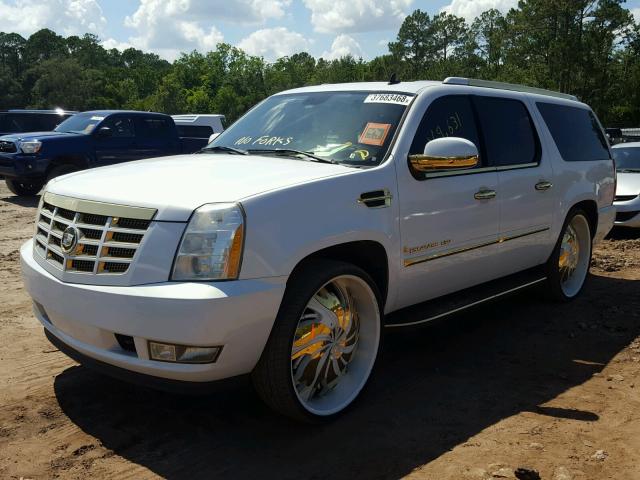 1GYFK66817R167357 - 2007 CADILLAC ESCALADE E WHITE photo 2