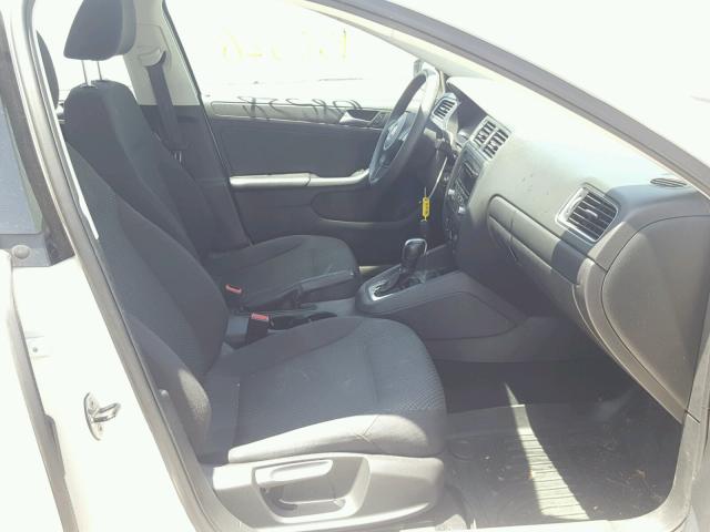3VW2K7AJXDM238490 - 2013 VOLKSWAGEN JETTA BASE 白色 照片 5