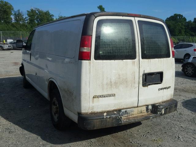 1GCFG15TX31126220 - 2003 CHEVROLET EXPRESS G1 WHITE photo 3