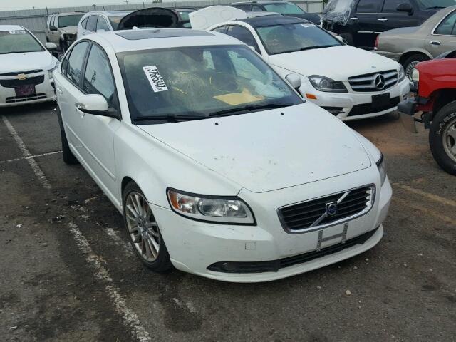 YV1382MS3A2488082 - 2010 VOLVO S40 WHITE photo 1