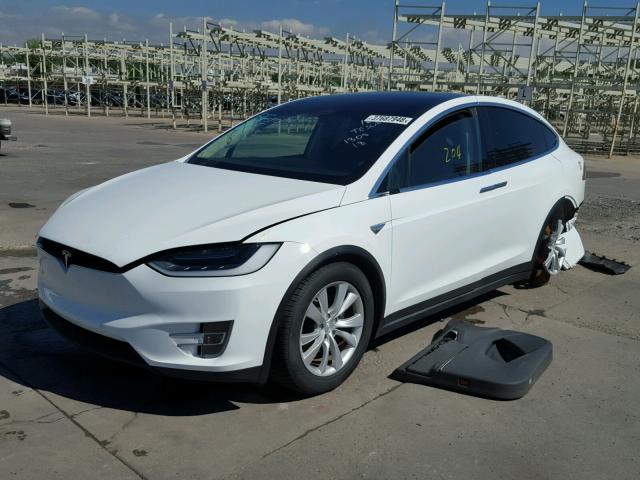 5YJXCBE24GF004138 - 2016 TESLA MODEL X WHITE photo 2