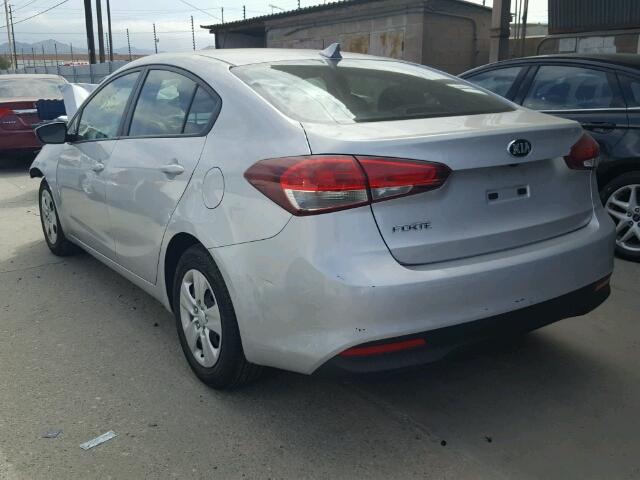 3KPFL4A75HE089975 - 2017 KIA FORTE LX SILVER photo 3